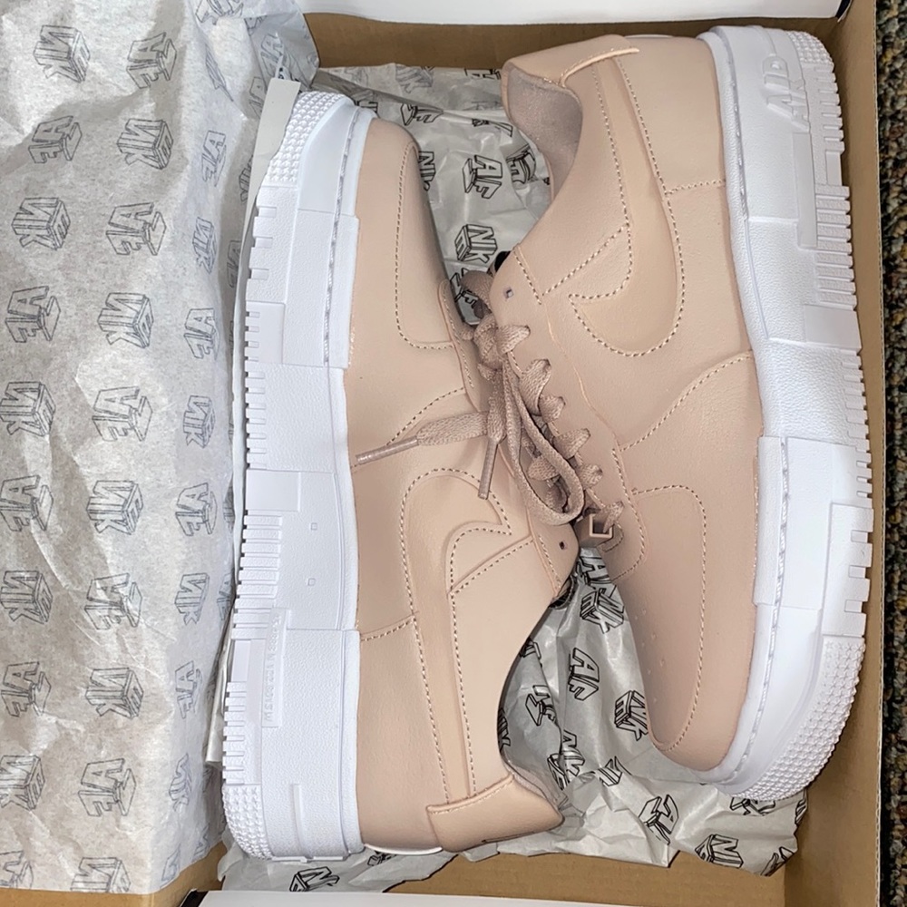 COPY - Nike Airforce 1 Pixel